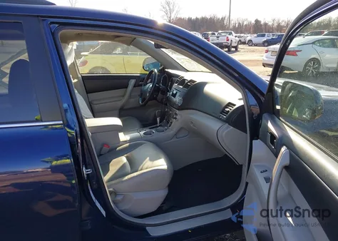 2012 Toyota Highlander Se V6 z USA, uszkodzony, nr VIN 5TDBK3EH6CS115240